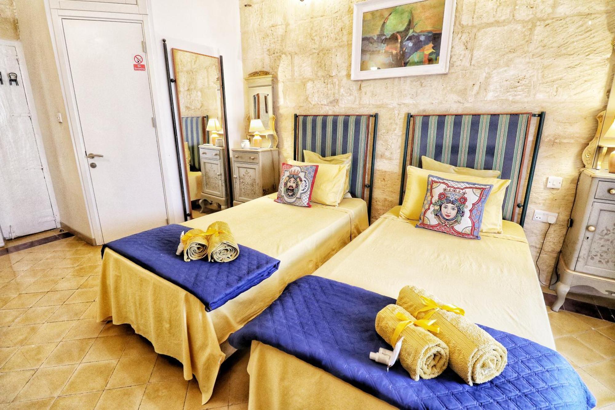 The Knight - Heritage & Art Home At Birgu Square Extérieur photo