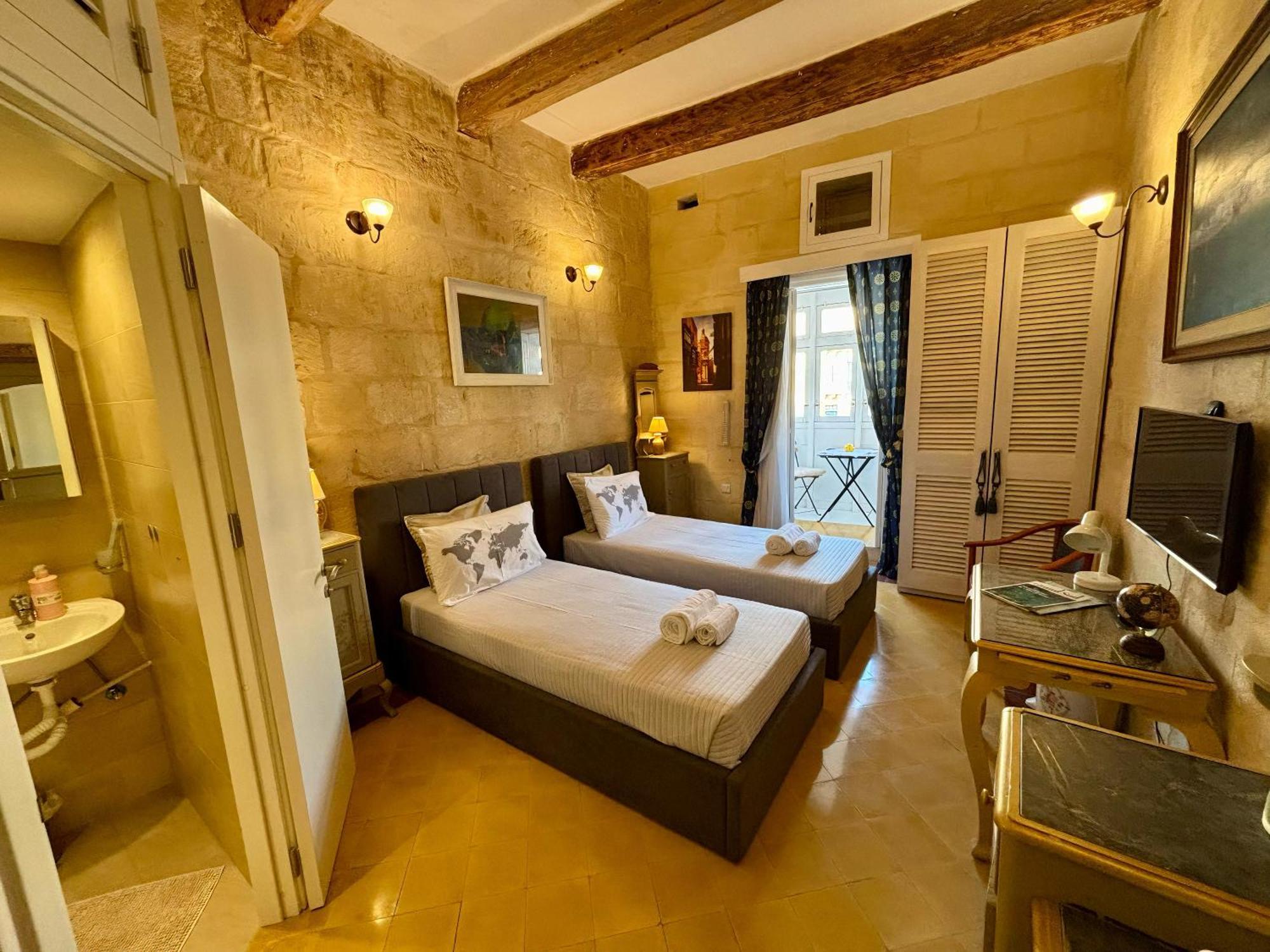 The Knight - Heritage & Art Home At Birgu Square Extérieur photo